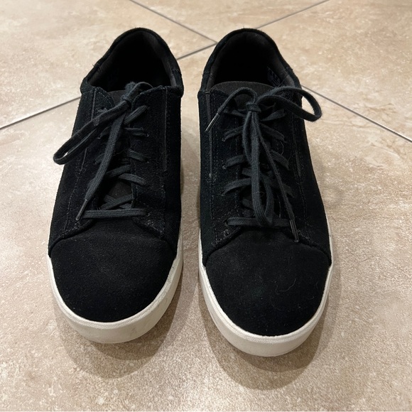 Clark’s black sueded sneakers - Picture 2 of 8